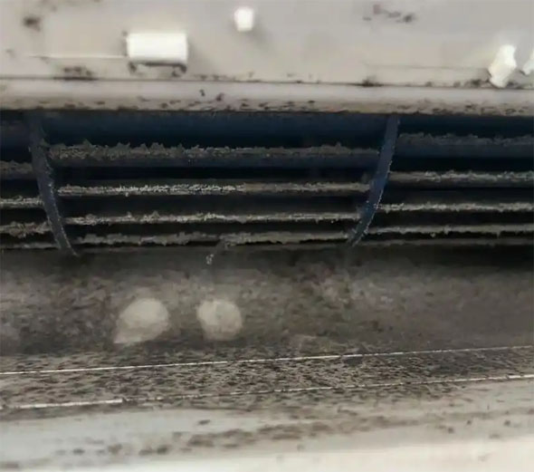 康马空调吹的风有股烧焦味是怎么回事